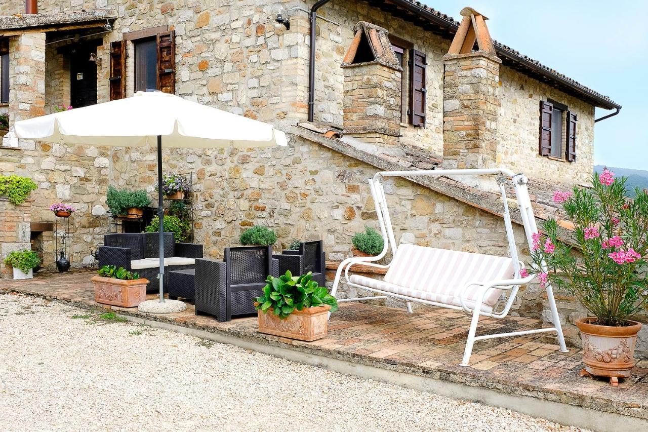 Casale Le Orme Bed and Breakfast Todi Exteriör bild